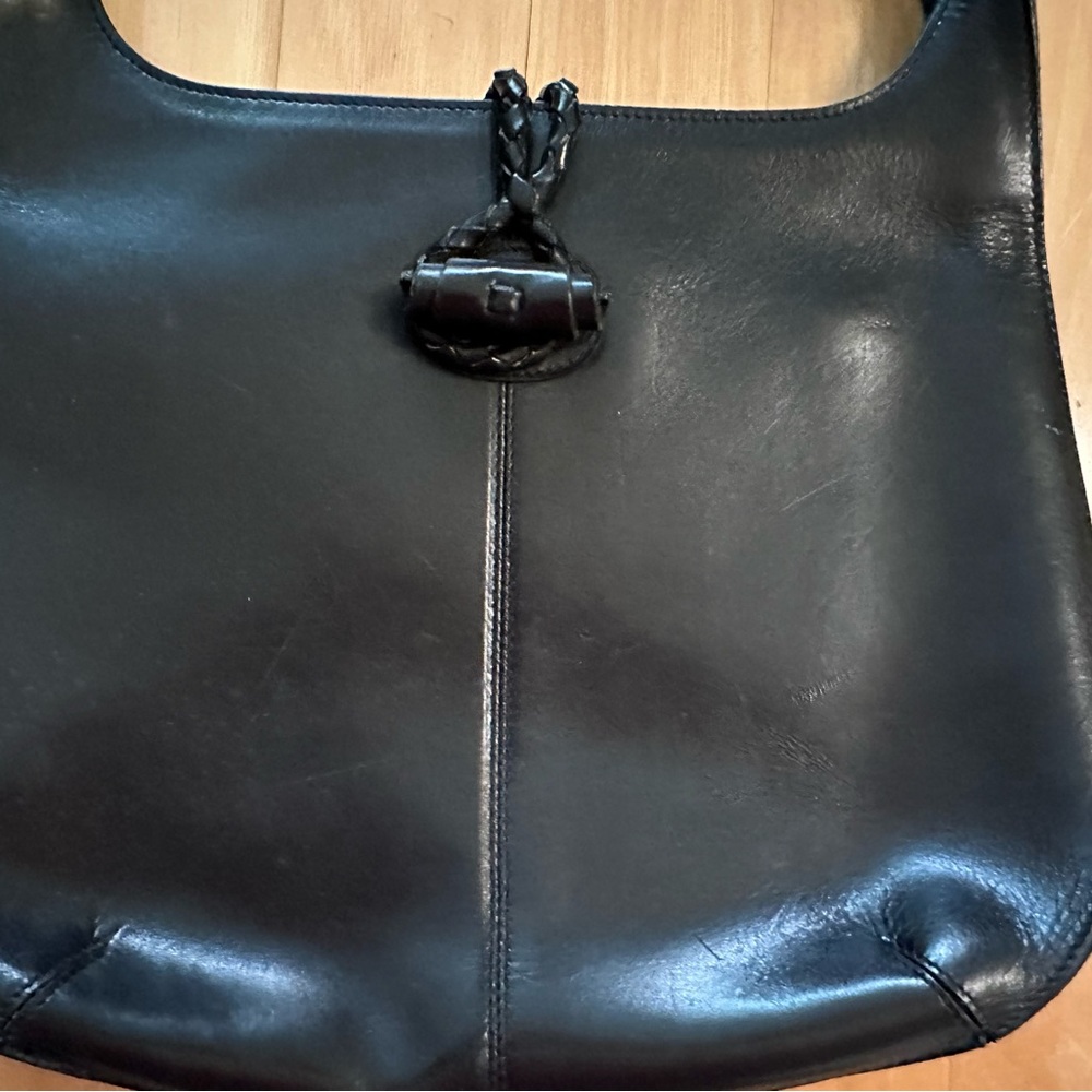Eric Javits luxury high-end brand black leather handbag with attention to detail - Picture 4 of 10